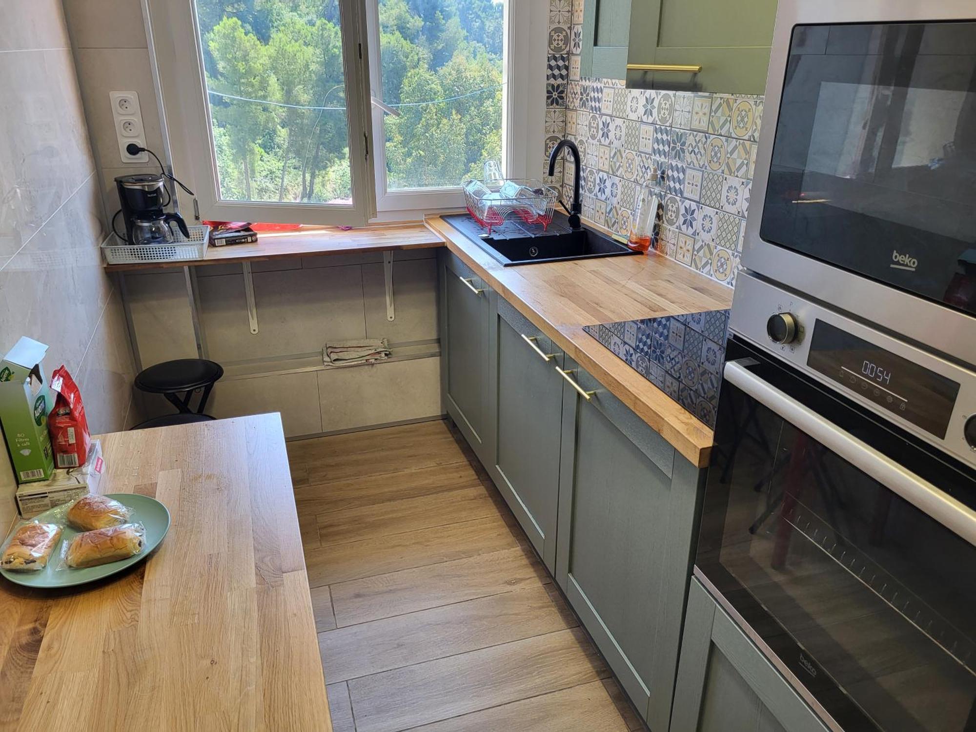 Séjour chez l'habitant Private Room-2 In Hannana Apartment- 2 Min Walk To Tram 12 Min To Train Station 15 Min To Massena Place