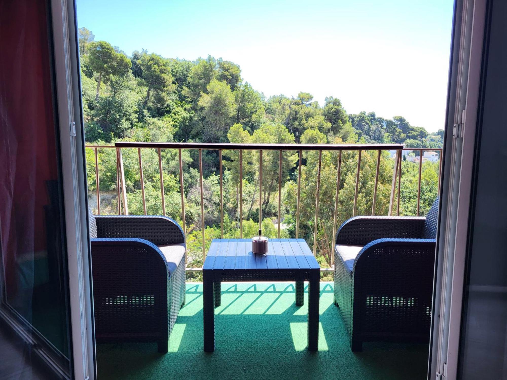 Séjour chez l'habitant Private Room-2 In Hannana Apartment- 2 Min Walk To Tram 12 Min To Train Station 15 Min To Massena Place *