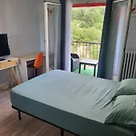 Private Room-2 In Hannana Apartment- 2 Min Walk To Tram 12 Min To Nice Train Station 15 Min To Massena Place