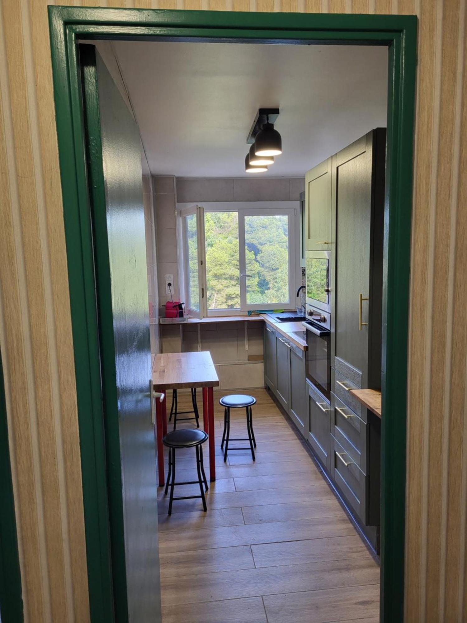 Private Room-2 In Hannana Apartment- 2 Min Walk To Tram 12 Min To Train Station 15 Min To Massena Place Accommodatie bij particulieren *