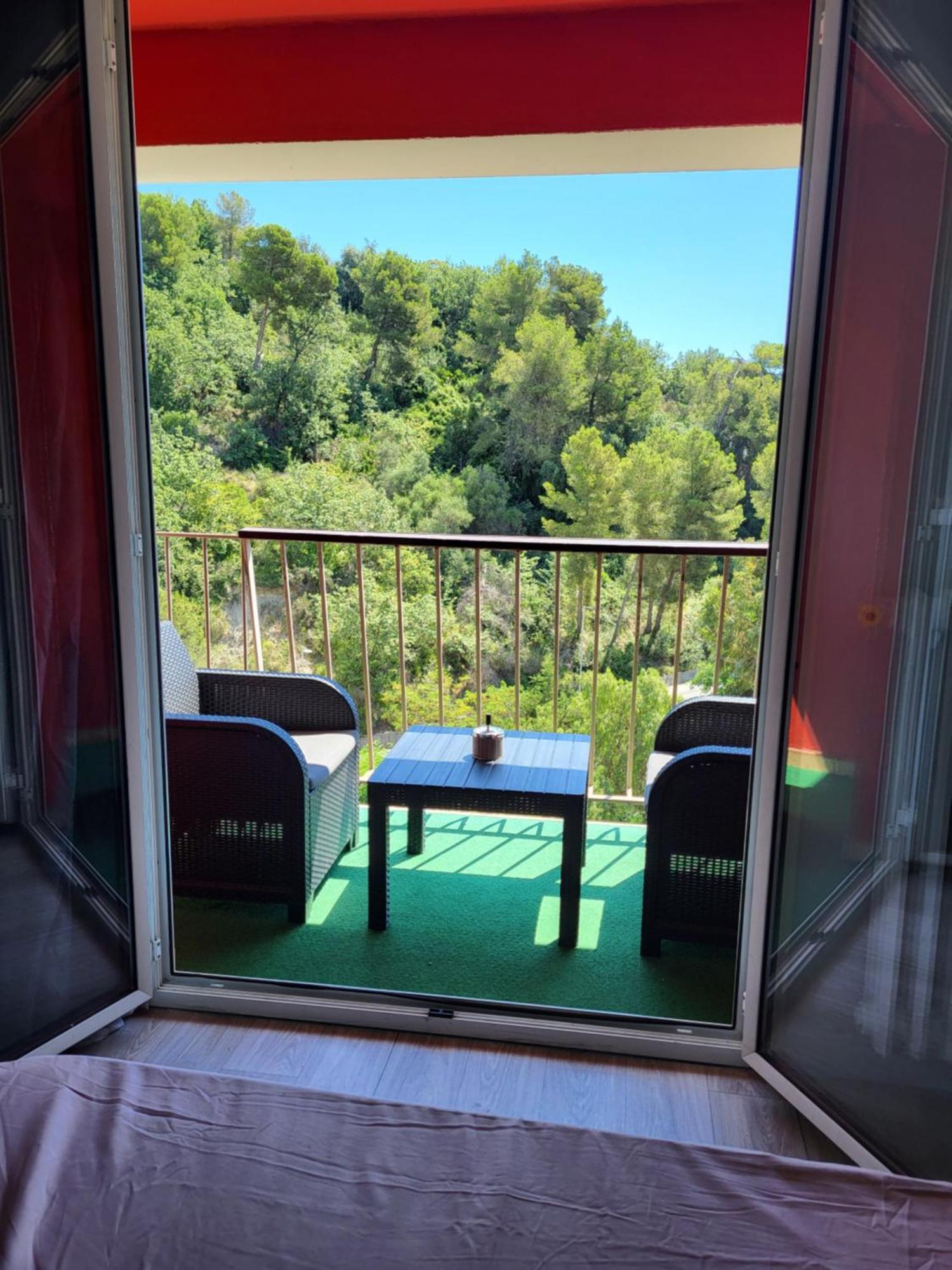 Accommodatie bij particulieren Private Room-2 In Hannana Apartment- 2 Min Walk To Tram 12 Min To Train Station 15 Min To Massena Place *